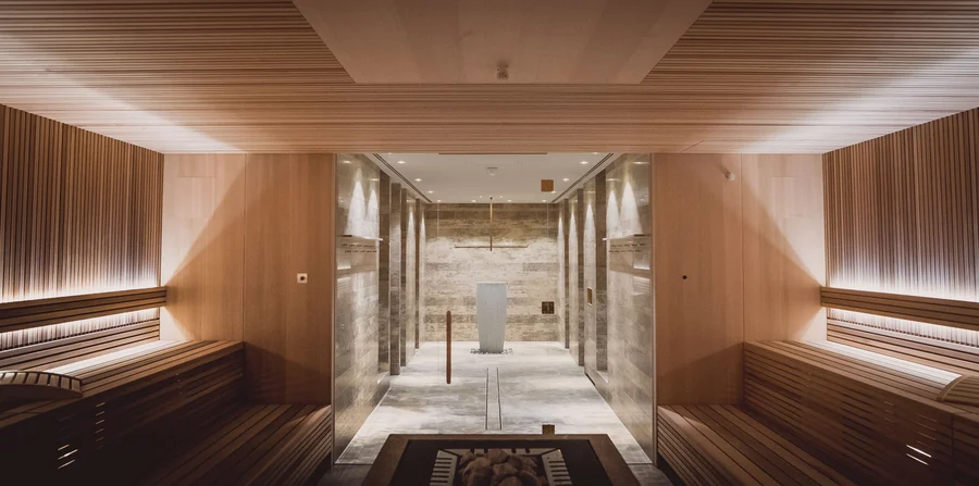 Sauna and showers at the Mizu Onsen Spa Hotel Bachmair Weissach